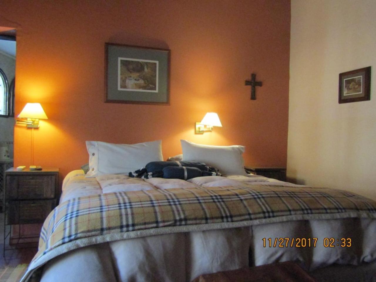 Domusdei Pilar Inn *